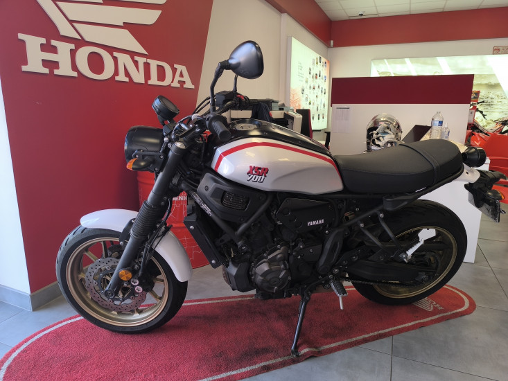 YAMAHA XSR 700 - ETUPES