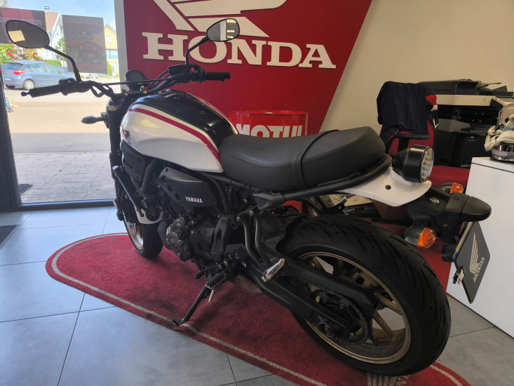 YAMAHA XSR 700 - ETUPES