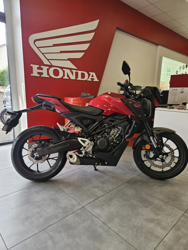 HONDA CB125R – État Neuf | Opportunité Concession Honda 4en1 4 EN 1  Paris 