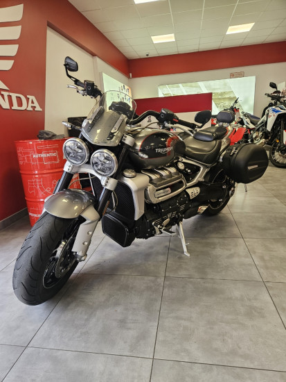 TRIUMPH ROCKET 3GT - ETUPES