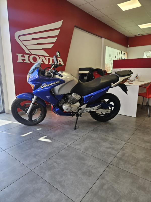 Royal Enfield Classic 500 Tribute Black ALTITUDE MOTO  SEYSSINS 