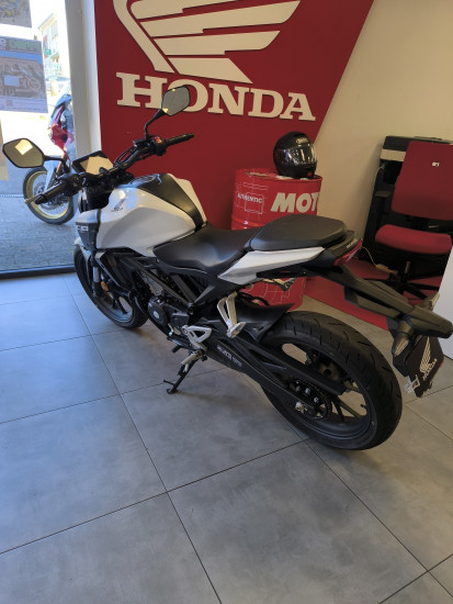 HONDA CB125R - ETUPES