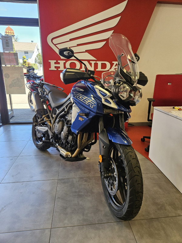 TRIUMPH TIGER 800 XRX L'USINE MOTOS  ETUPES 