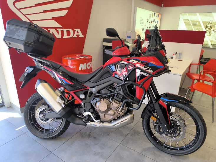 HONDA AFRICA TWIN * 2000€ D'ÉQUIPEMENTS & ACCESOIRES OFFERTS - ETUPES
